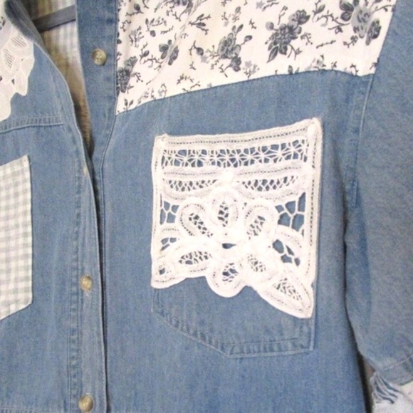 C Junction Blue Denim And Lace Vintage Button Down Shirt - Picture 3 of 6